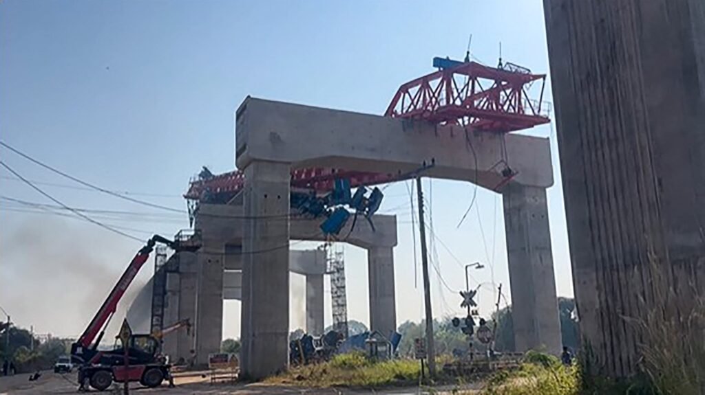 22 Dead in Thailand as Crane Collapses on Moving Train