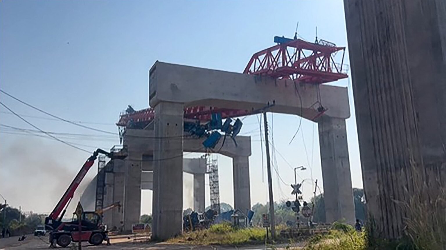 22 Dead in Thailand as Crane Collapses on Moving Train