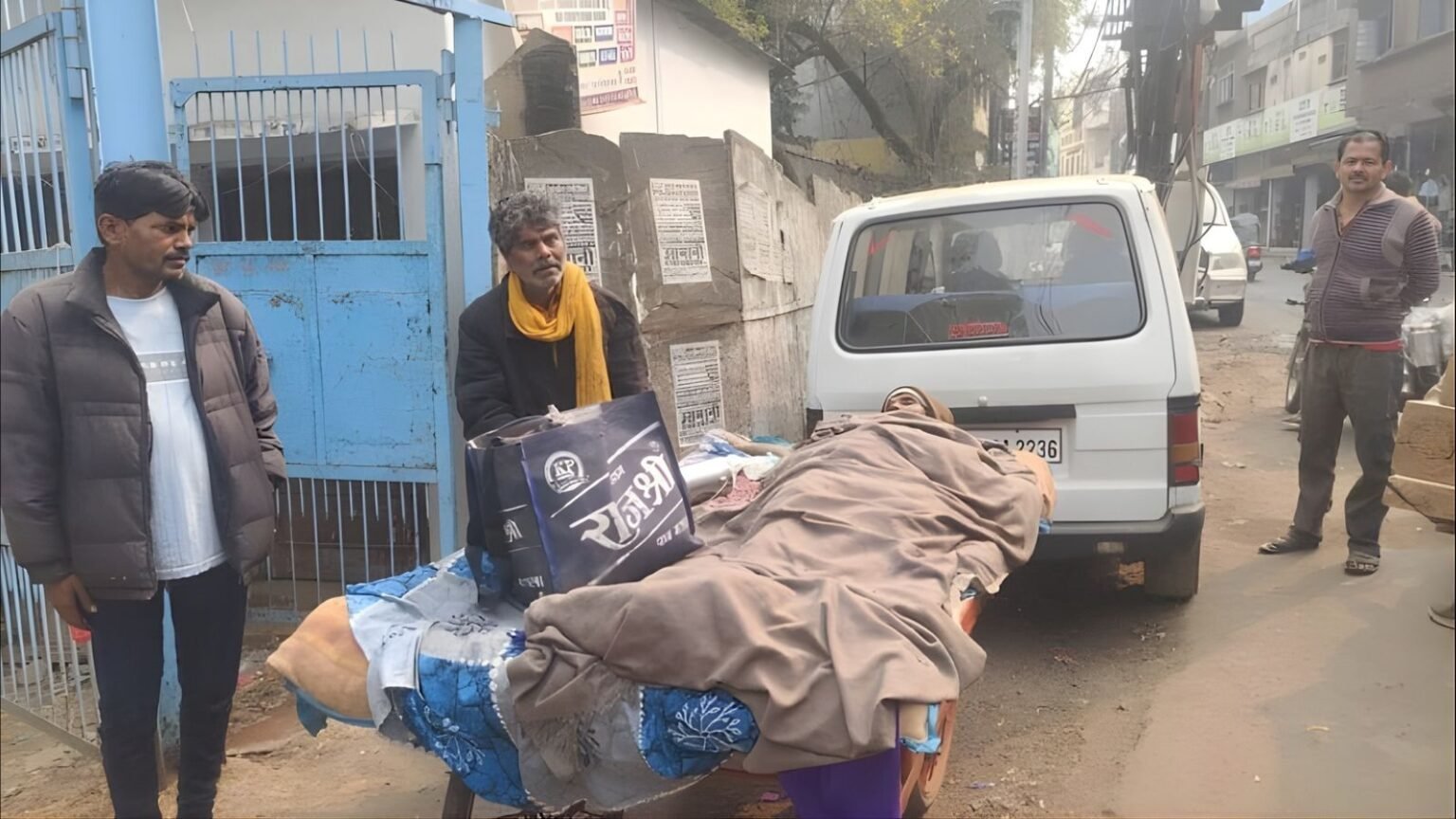 Death on a Handcart: In Madhya Pradesh, an Elderly Man’s Lonely Journey Reveals a Broken System Death on a Handcart: In Madhya Pradesh, an Elderly Man’s Lonely Journey Reveals a Broken System