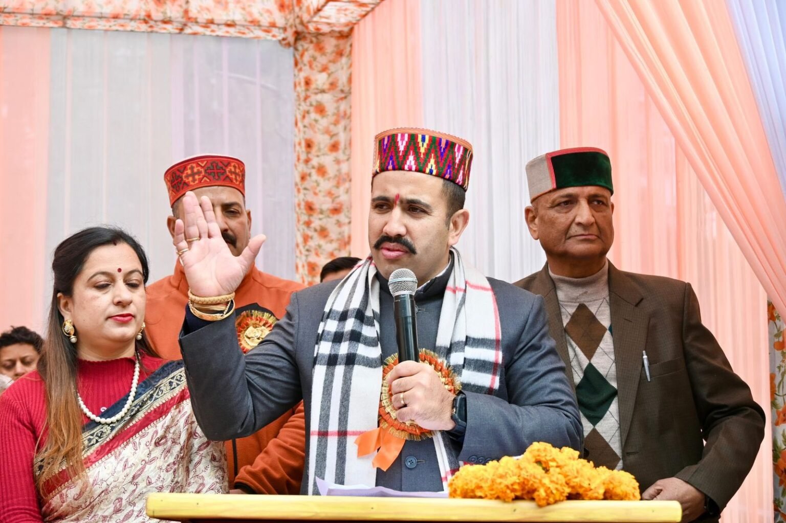 Shimla Standoff Reaches Delhi: High Command Steps In as Vikramaditya vs. Bureaucracy Row Escalates Shimla Standoff Reaches Delhi: High Command Steps In as Vikramaditya vs. Bureaucracy Row Escalates