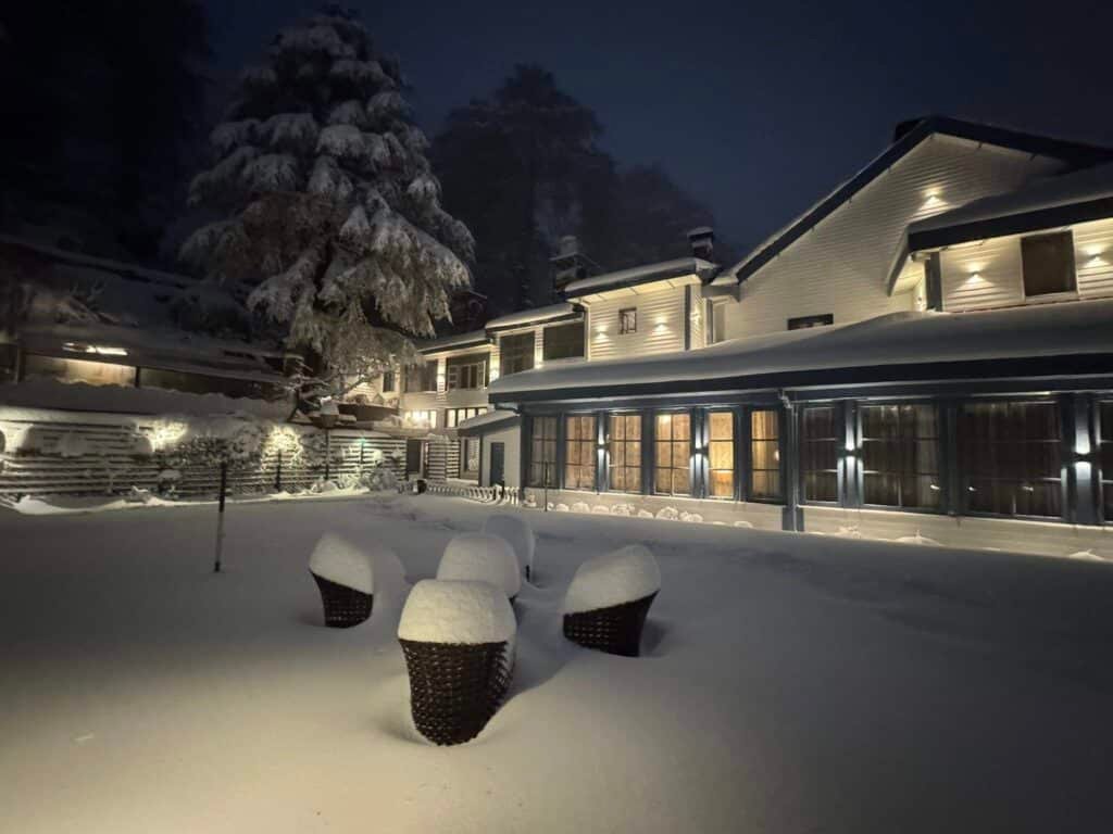 North India Snowfall: Shimla Turns White, Farmers Cheer 'White Manure' for Apples