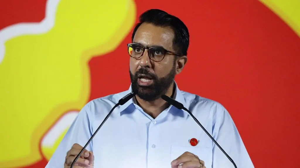 Singapore Politics: Opposition Leader Stripped of Title
